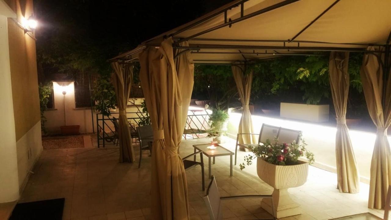 Garden House - Luxury Guest House - Overnight Stay Only Rom Exteriör bild